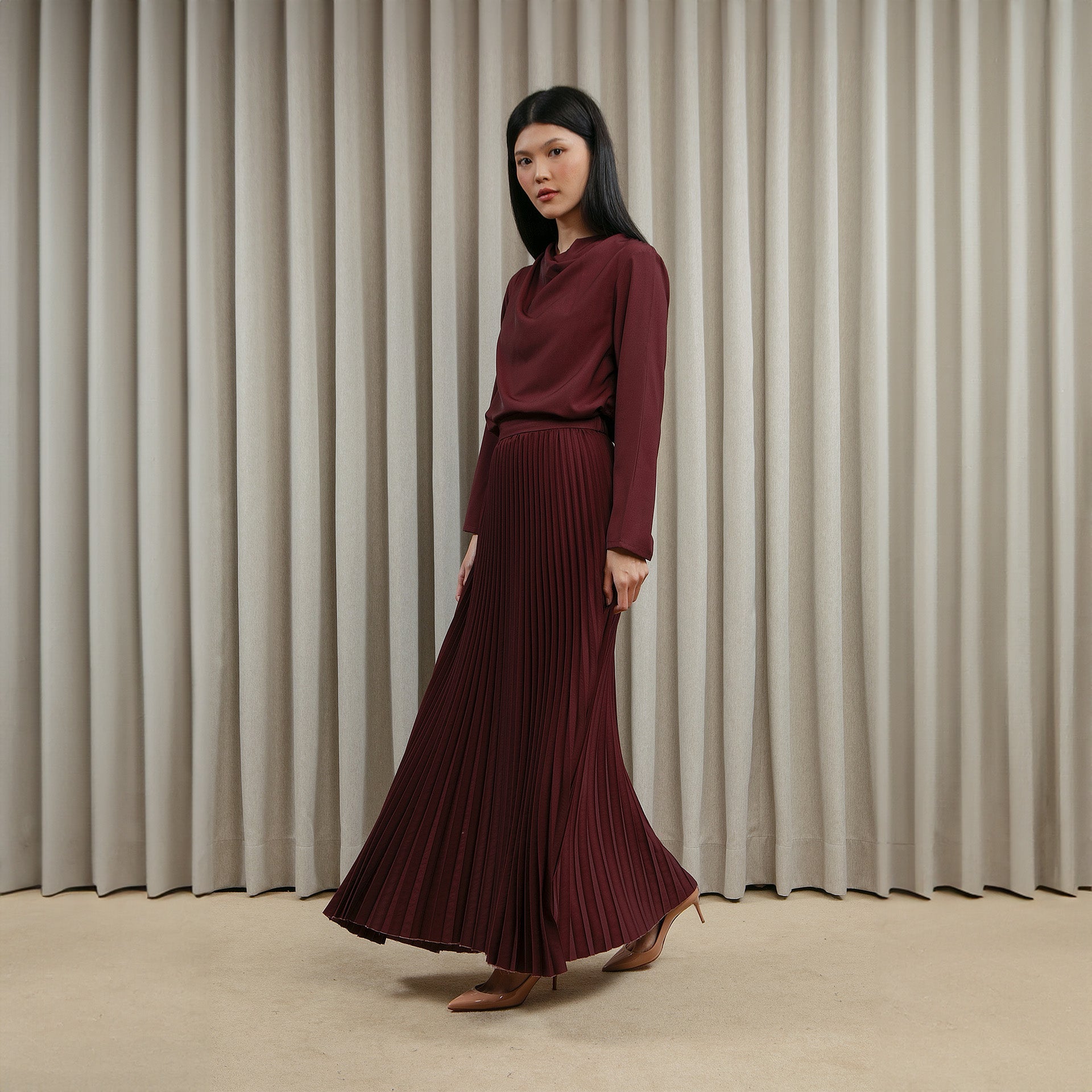 Vailla Skirt (HijabChic x Nabillasyal) - Rok Pleats Polos Woolpeach | HijabChic