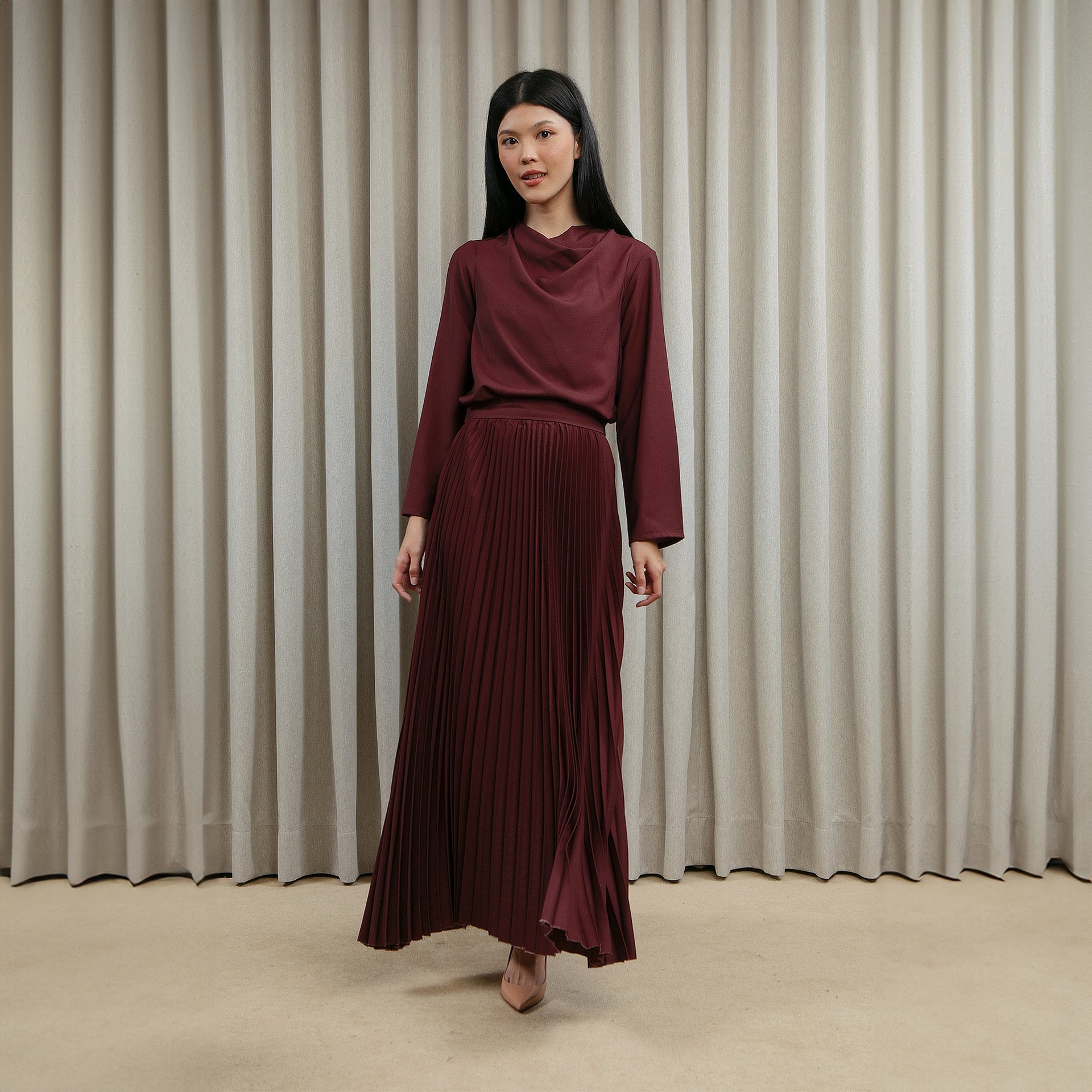 Vailla Skirt (HijabChic x Nabillasyal) - Rok Pleats Polos Woolpeach | HijabChic