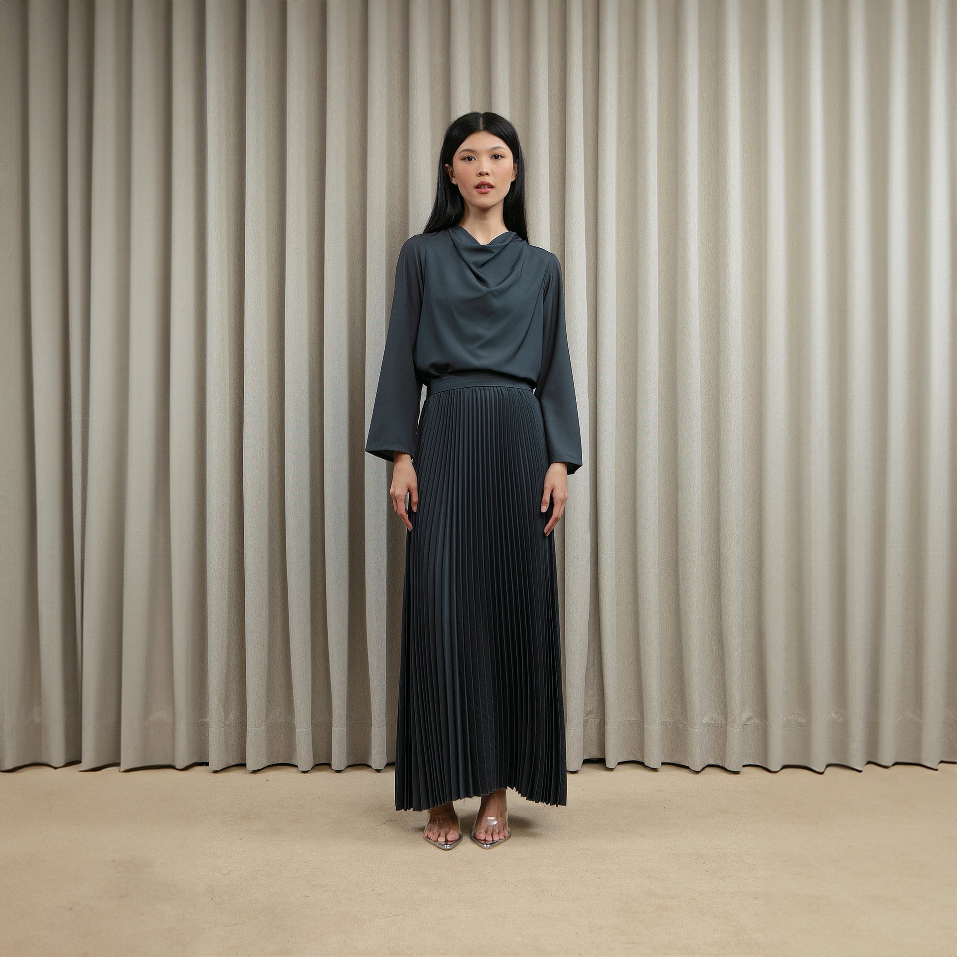 Vailla Skirt (HijabChic x Nabillasyal) - Rok Pleats Polos Woolpeach | HijabChic