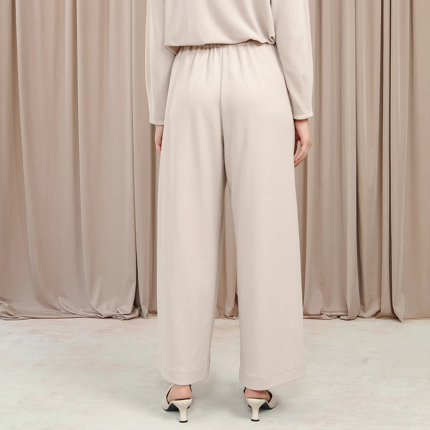 Nava Pants - Celana Knit Karet Pinggang Silluet Lurus | HijabChic