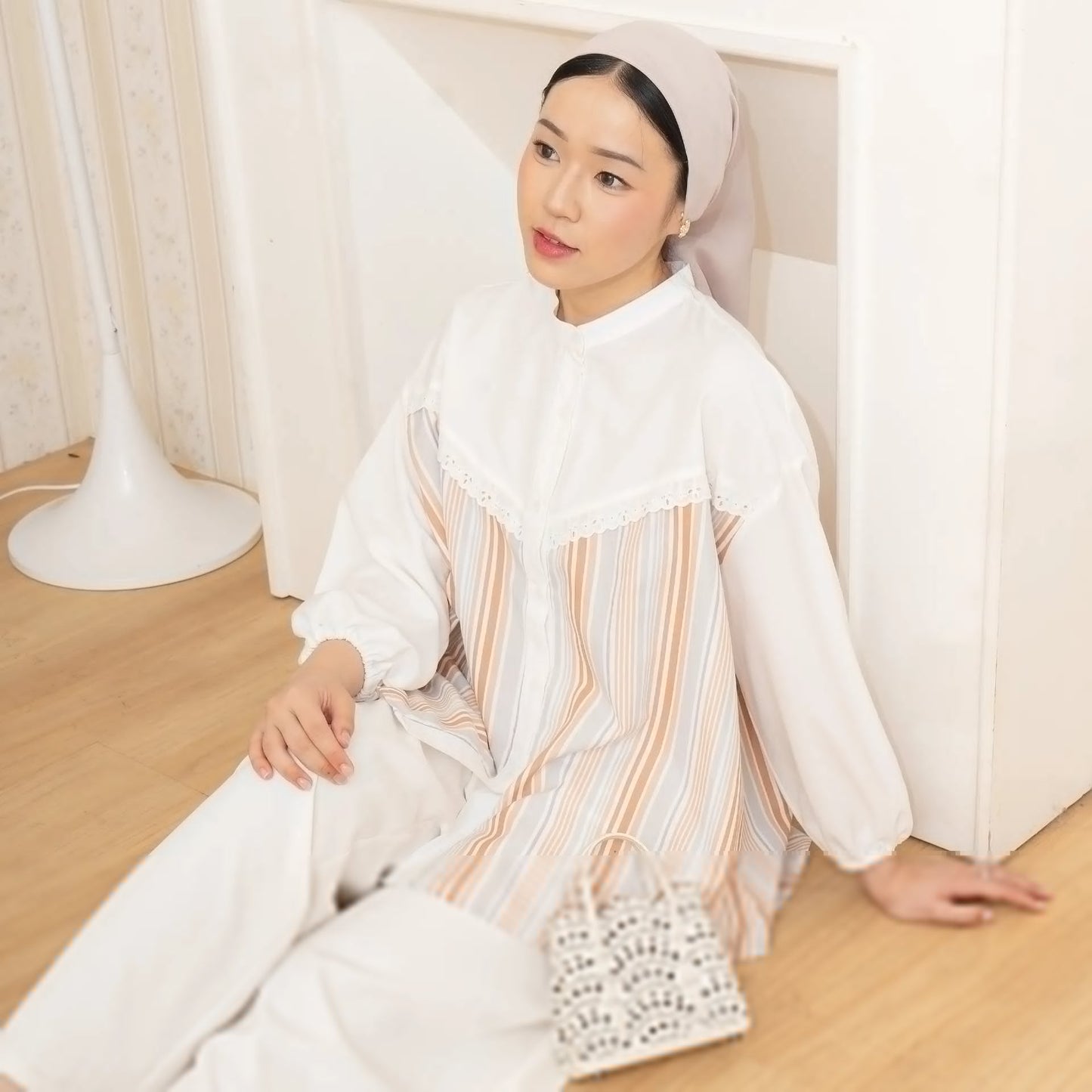 Prisha Stripe Peach Top - Kemeja Katun Renda | HijabChic