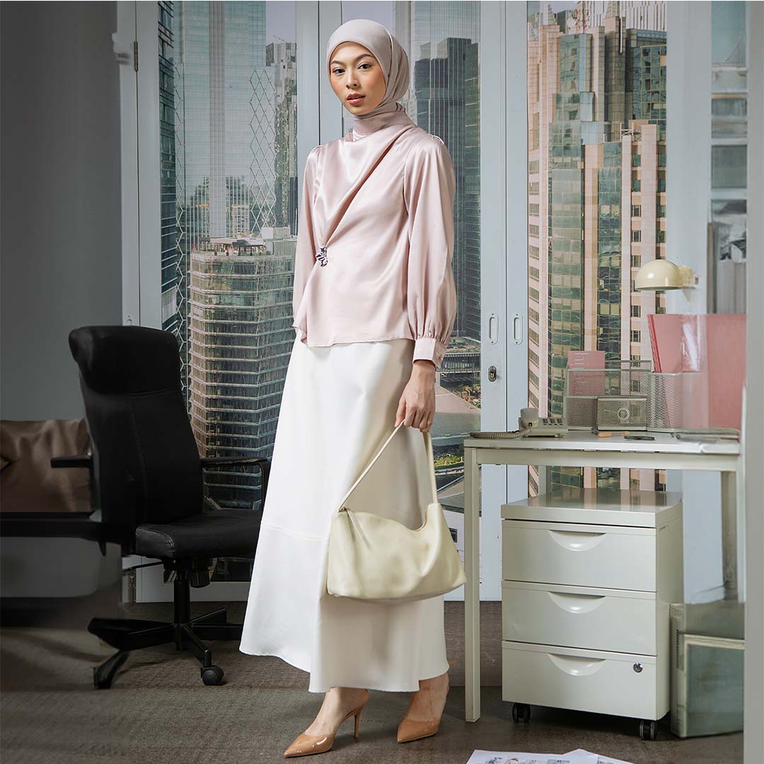Sania Drapping Top - Blouse Satin Drape Elegan