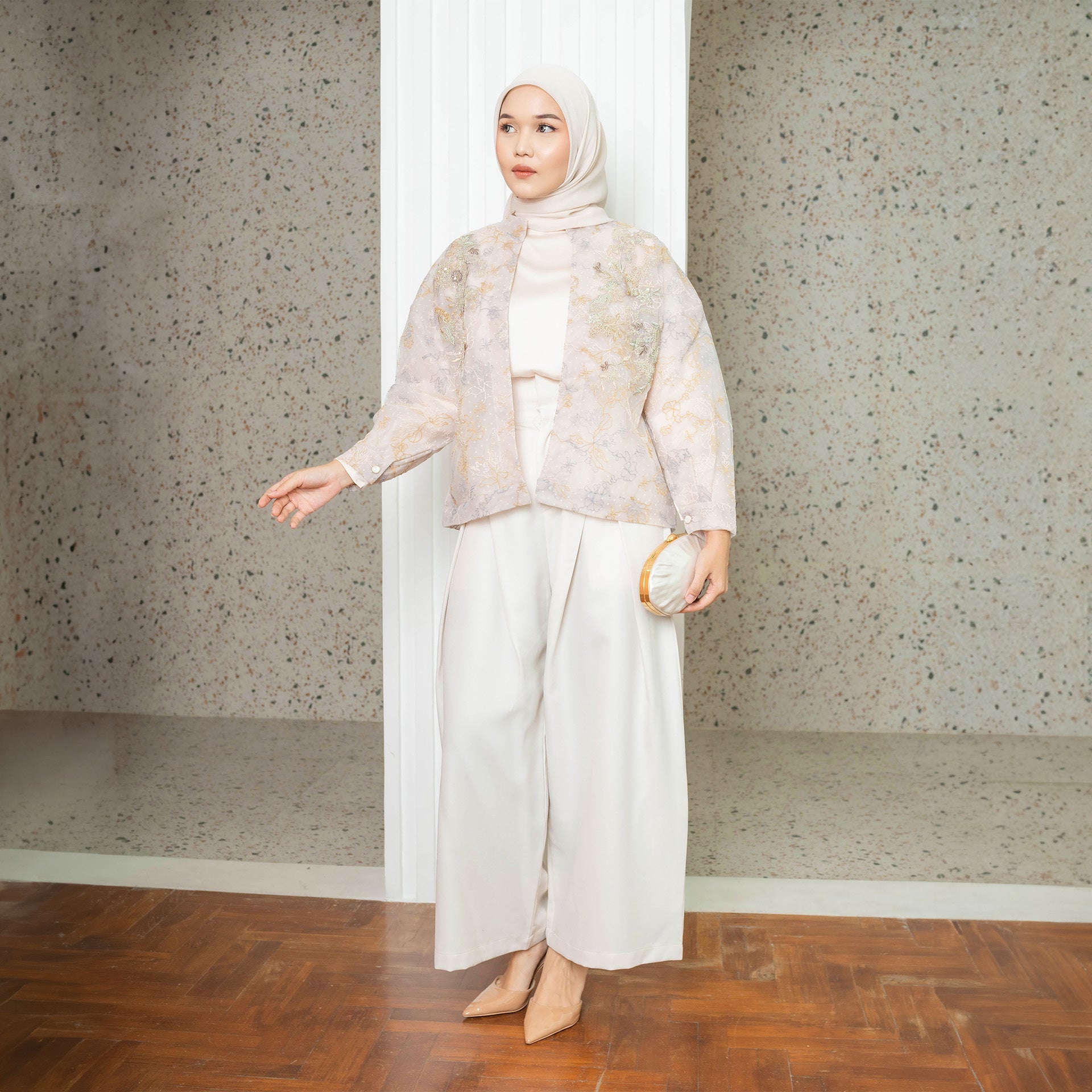 Lacey Gold Outer