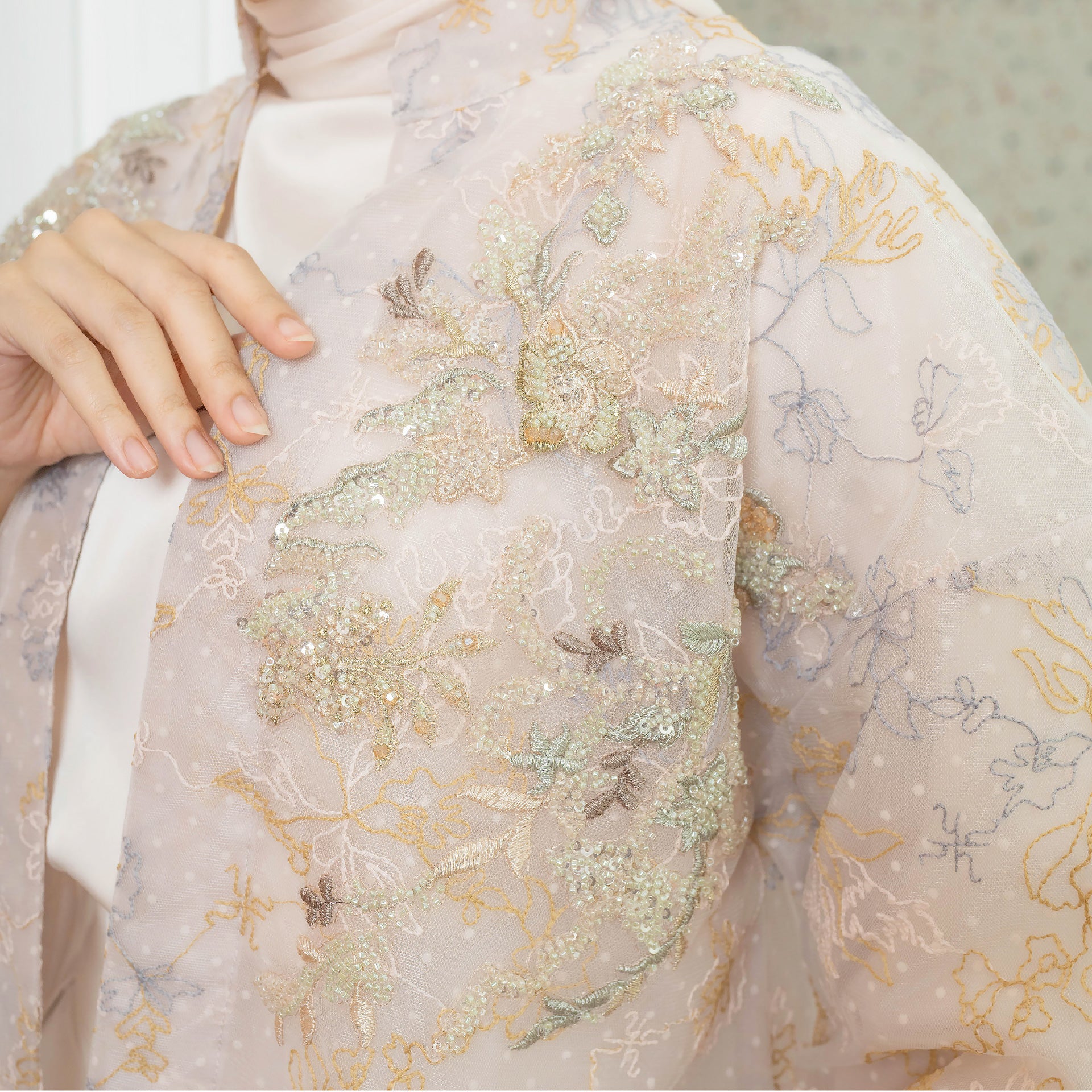 Lacey Gold Outer