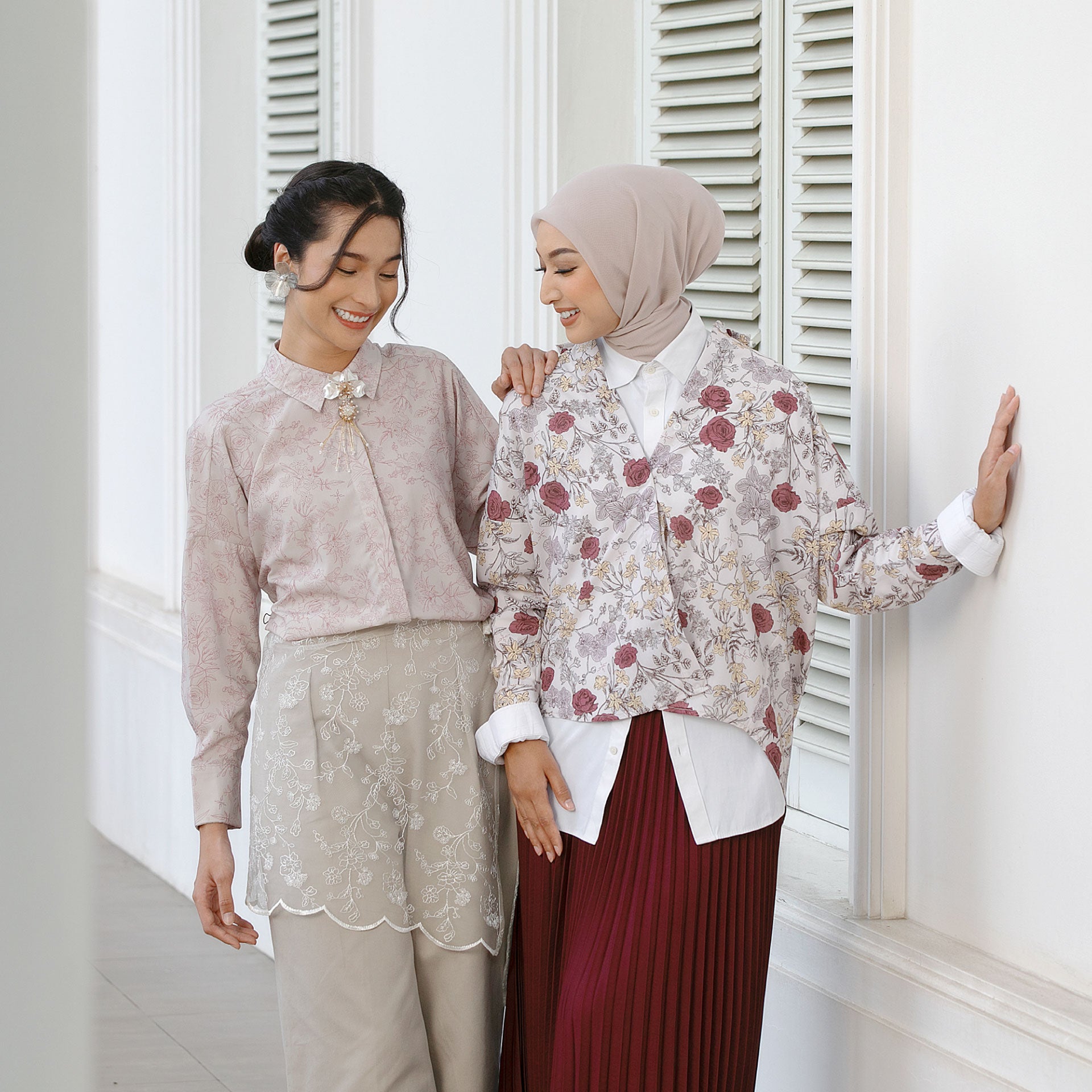 Cempaka Top - Kemeja Katun Motif Bunga Hidden Button