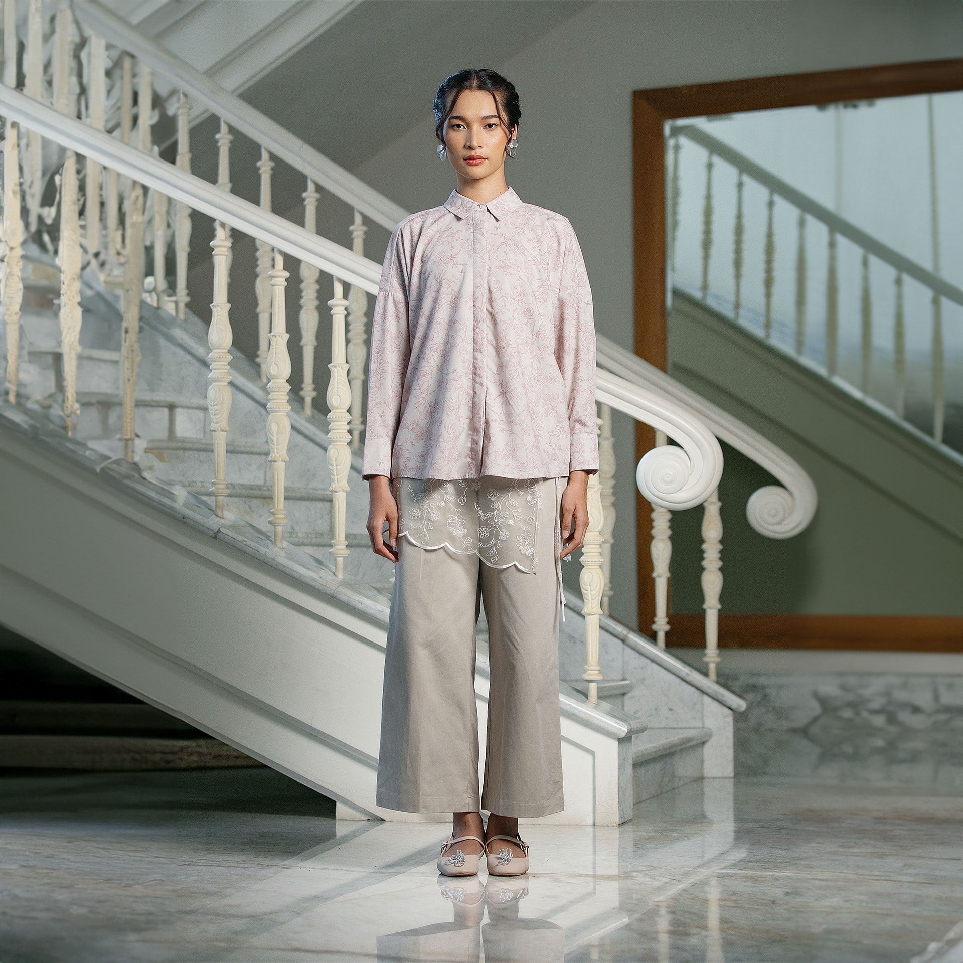 Cempaka Top - Kemeja Katun Motif Bunga Hidden Button