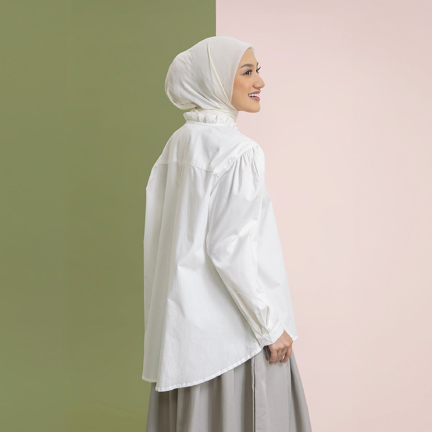 Melia Broken White - Kemeja Cotton Ruffles