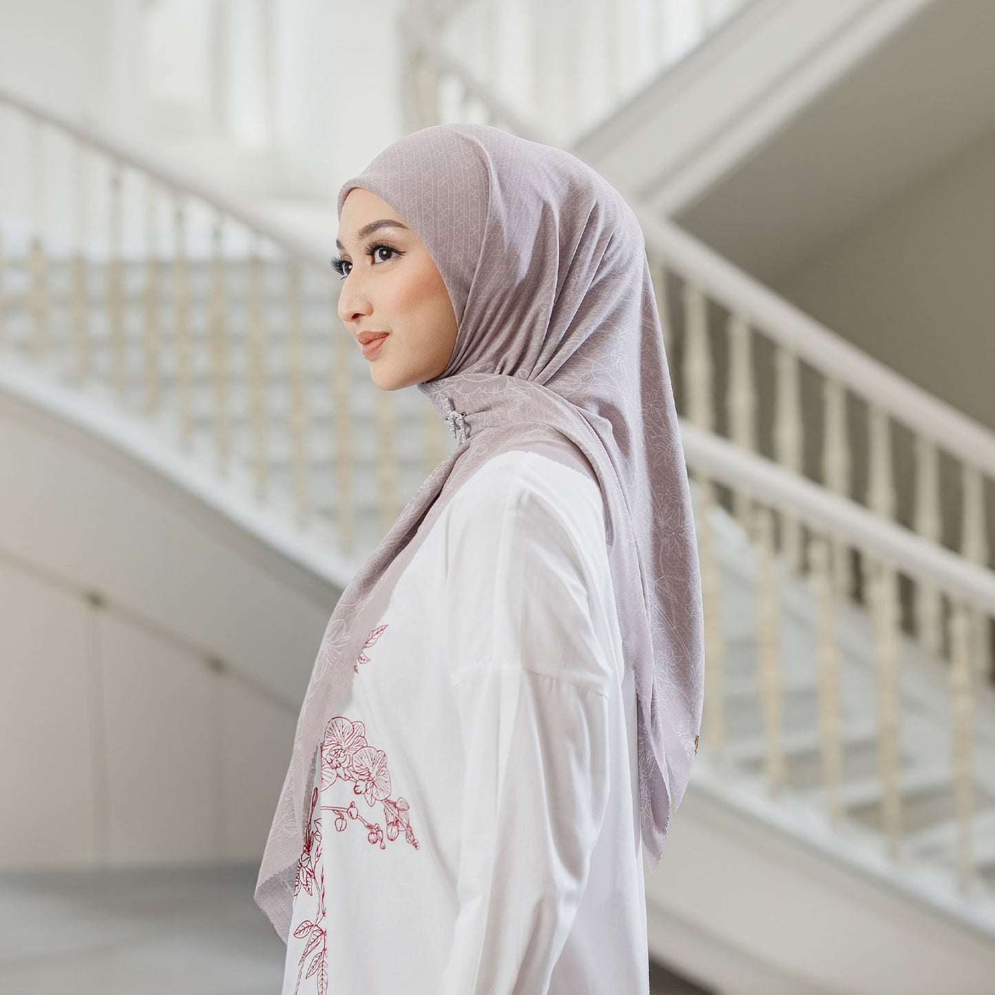 Arunika Scarf - Kerudung Voal Motif Bunga