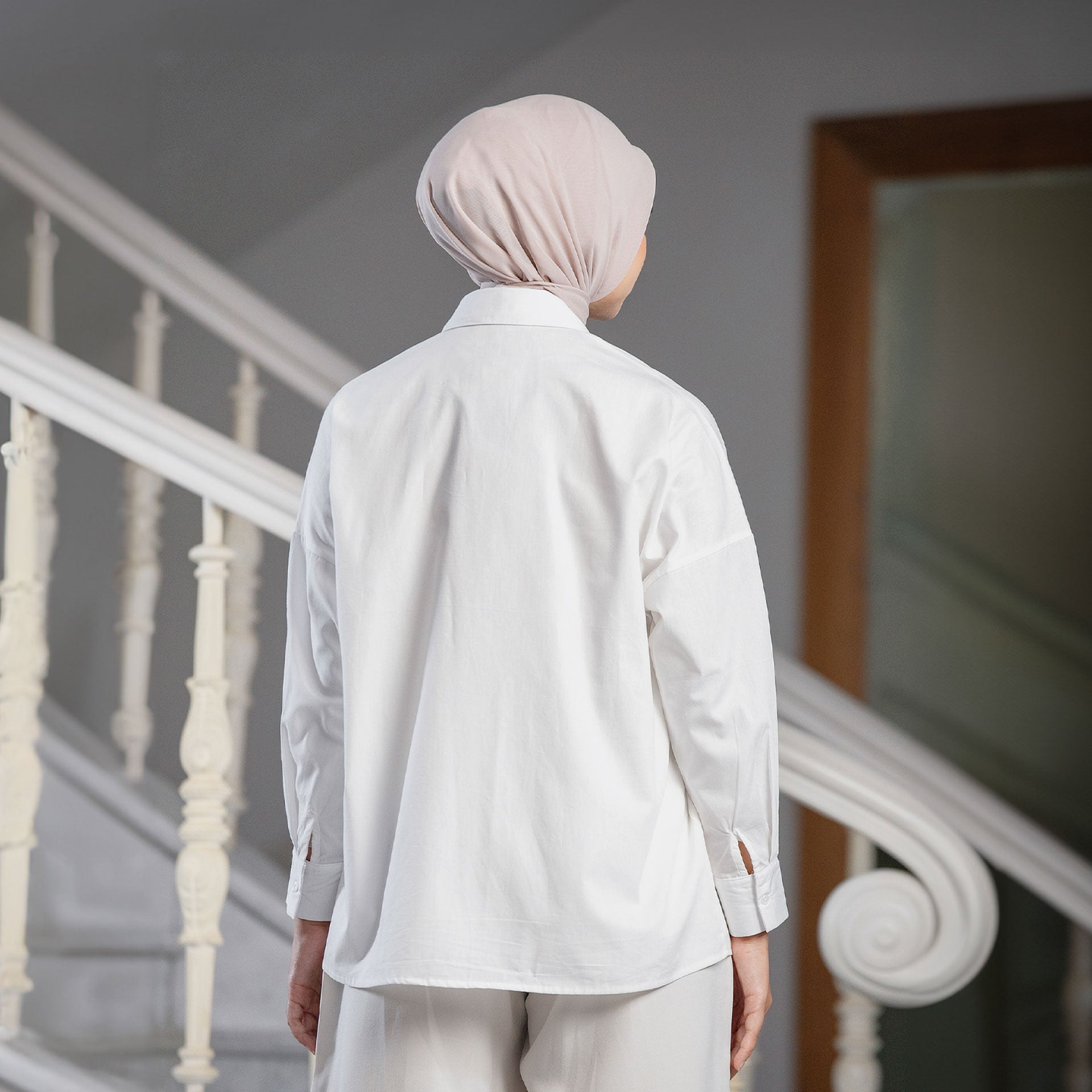 Nirmala Top - Kemeja Katun Bordir Bunga