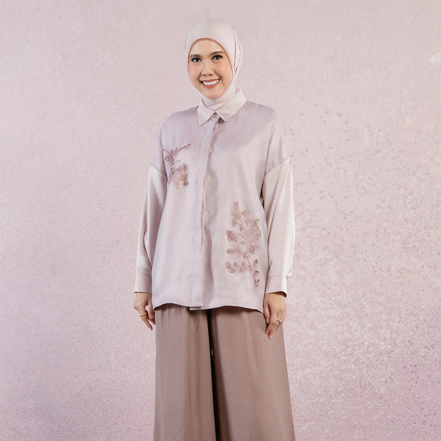 Alice Embroidery Pale Mauve Top (HijabChic x Tiqasya) | HijabChic