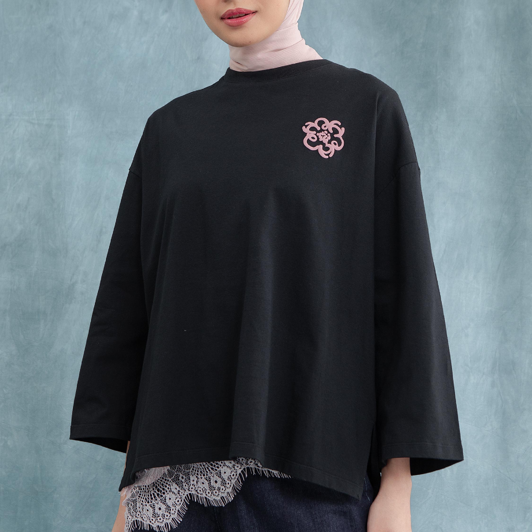 Avela Black Top