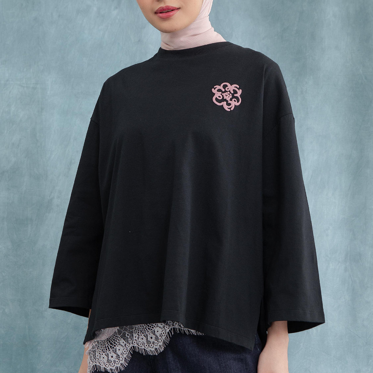 Avela Black Top