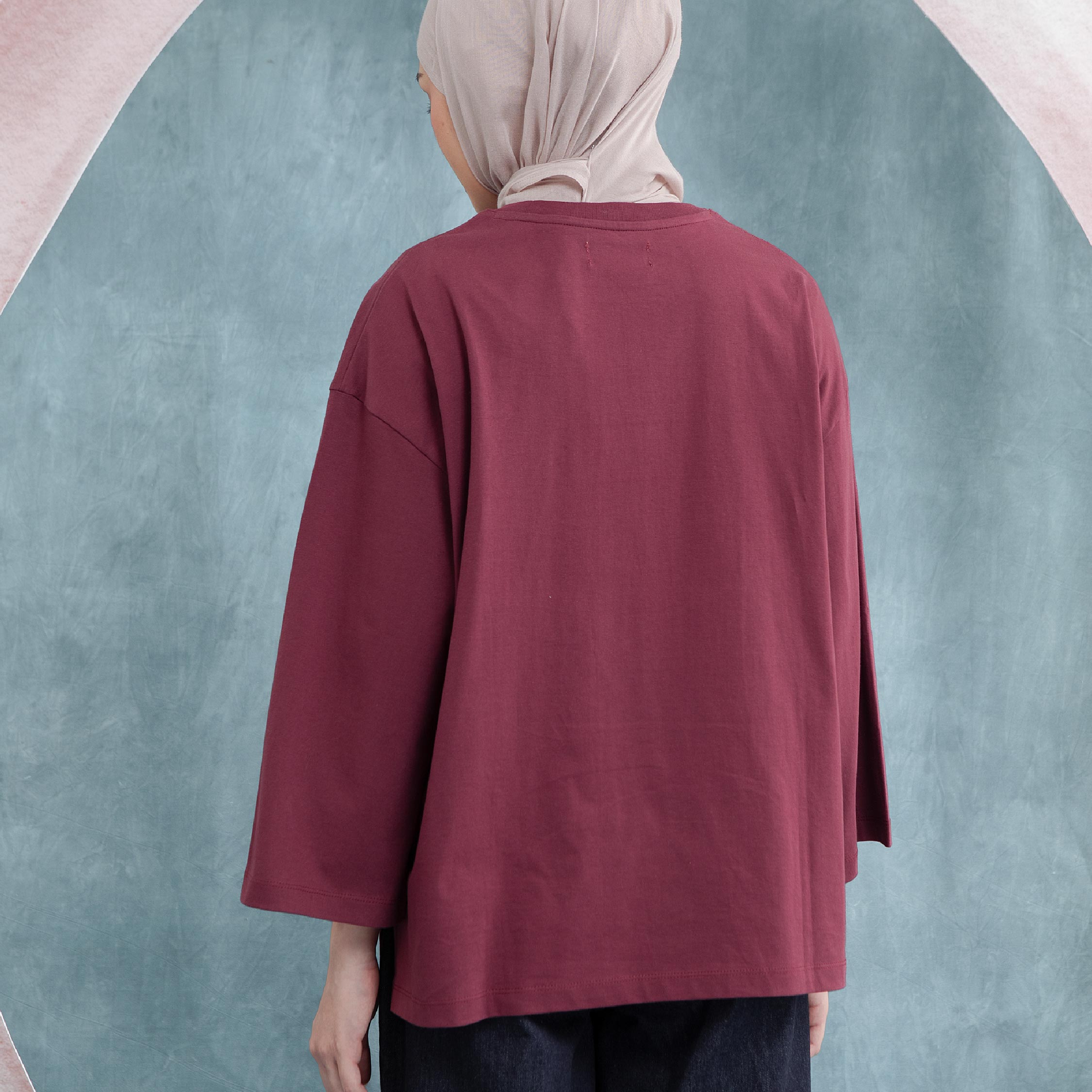 Avela wine top