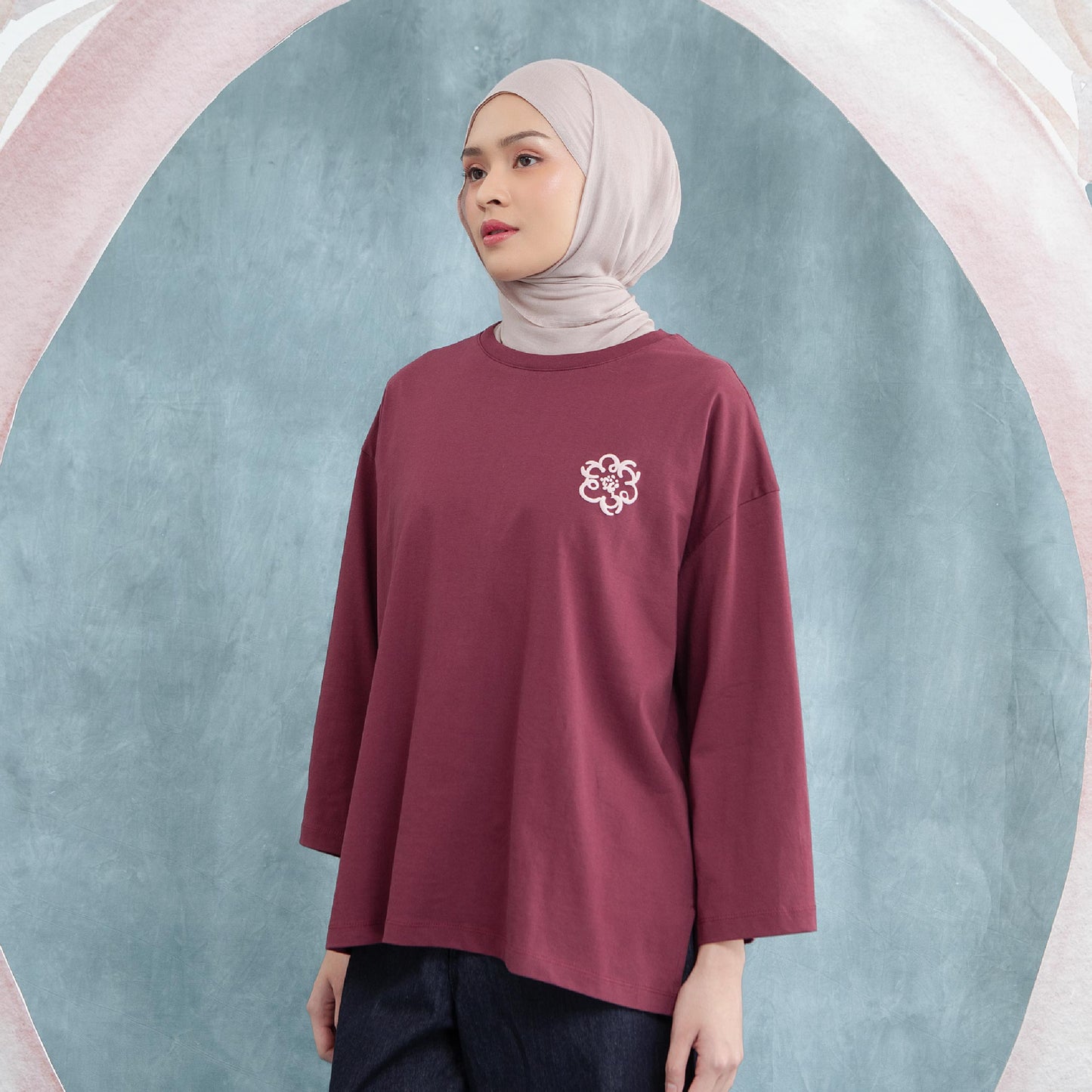 Avela wine top