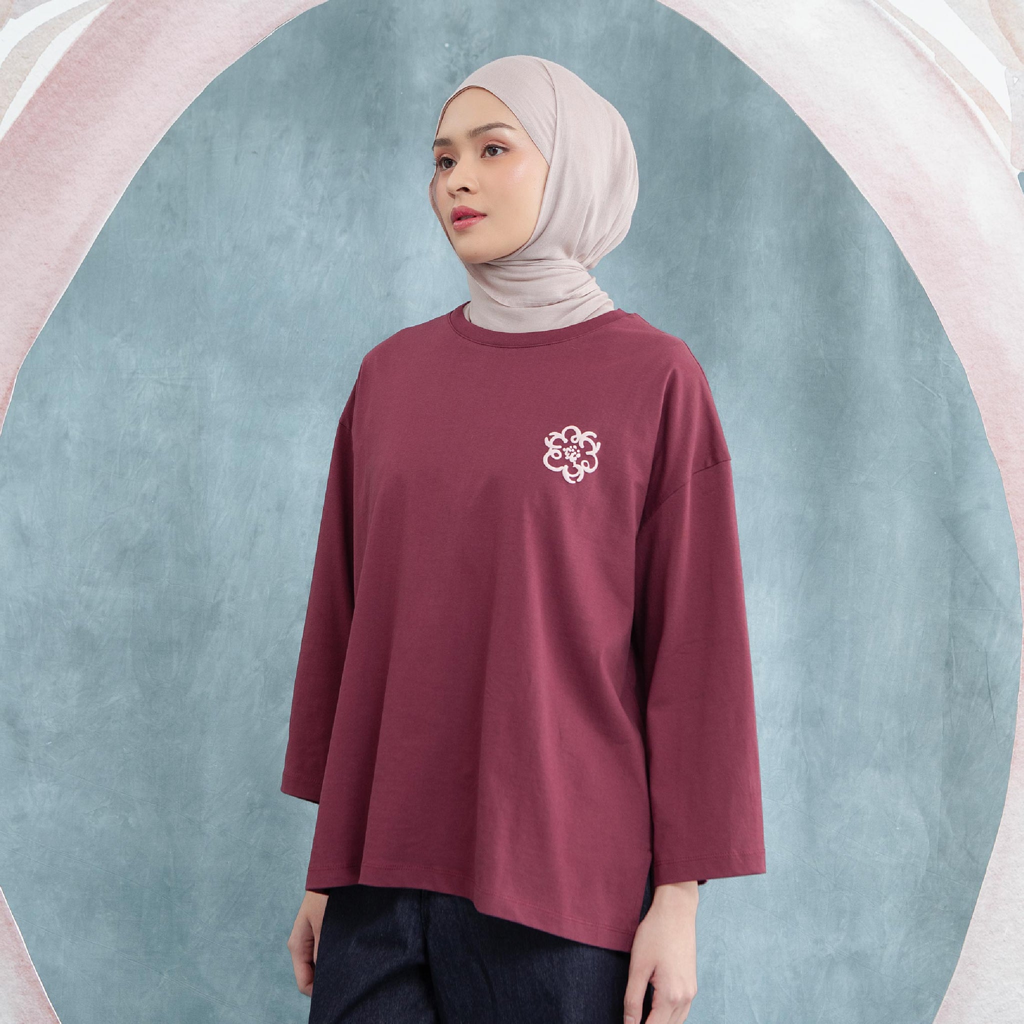Avela wine top