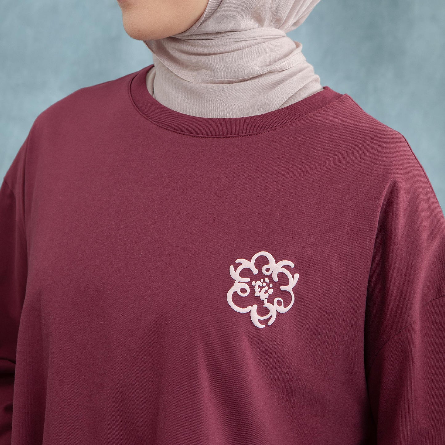 Avela wine top