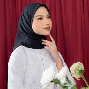 Giana Black Srarf | HijabChic