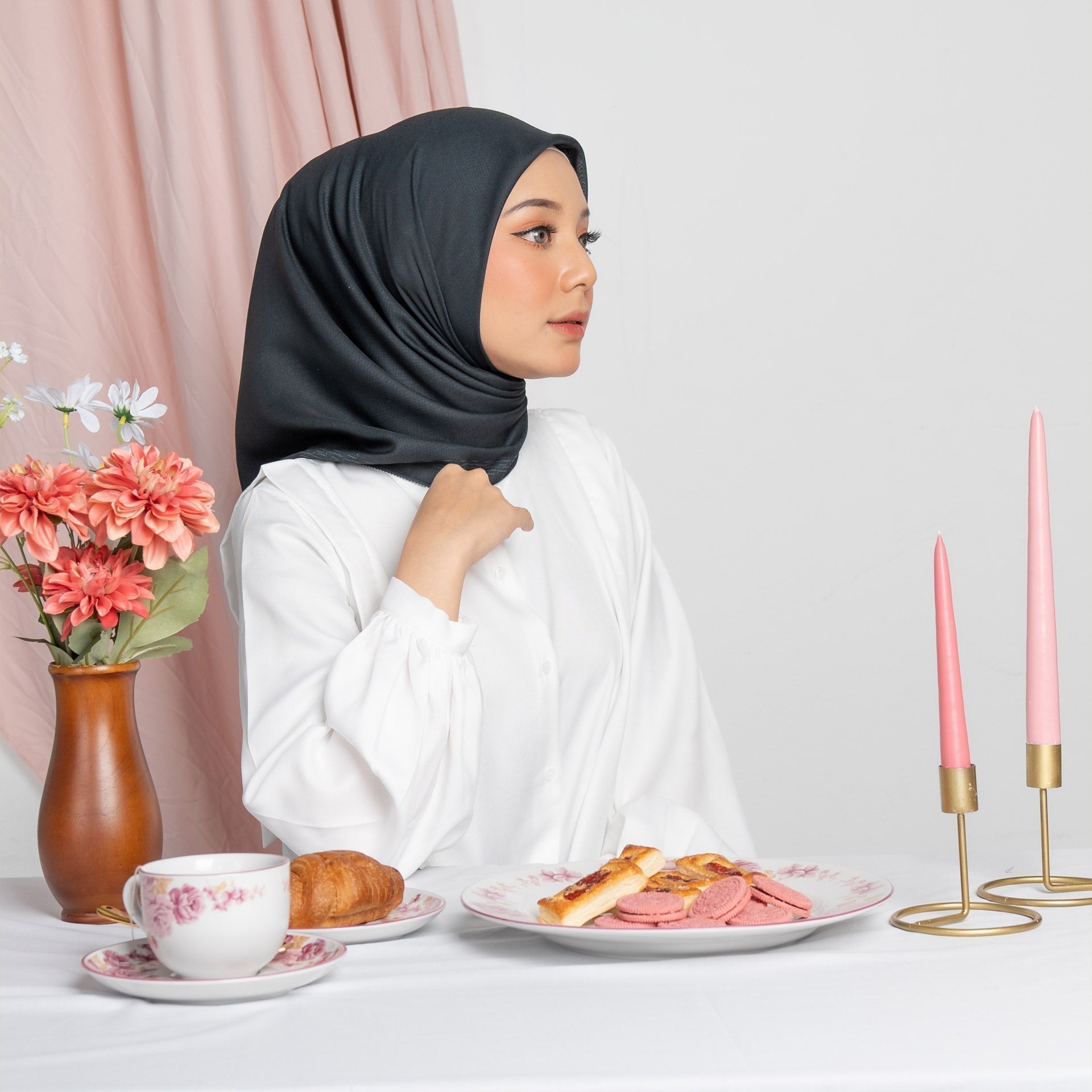 Runa Jet Black Daily Scarf | HijabChic