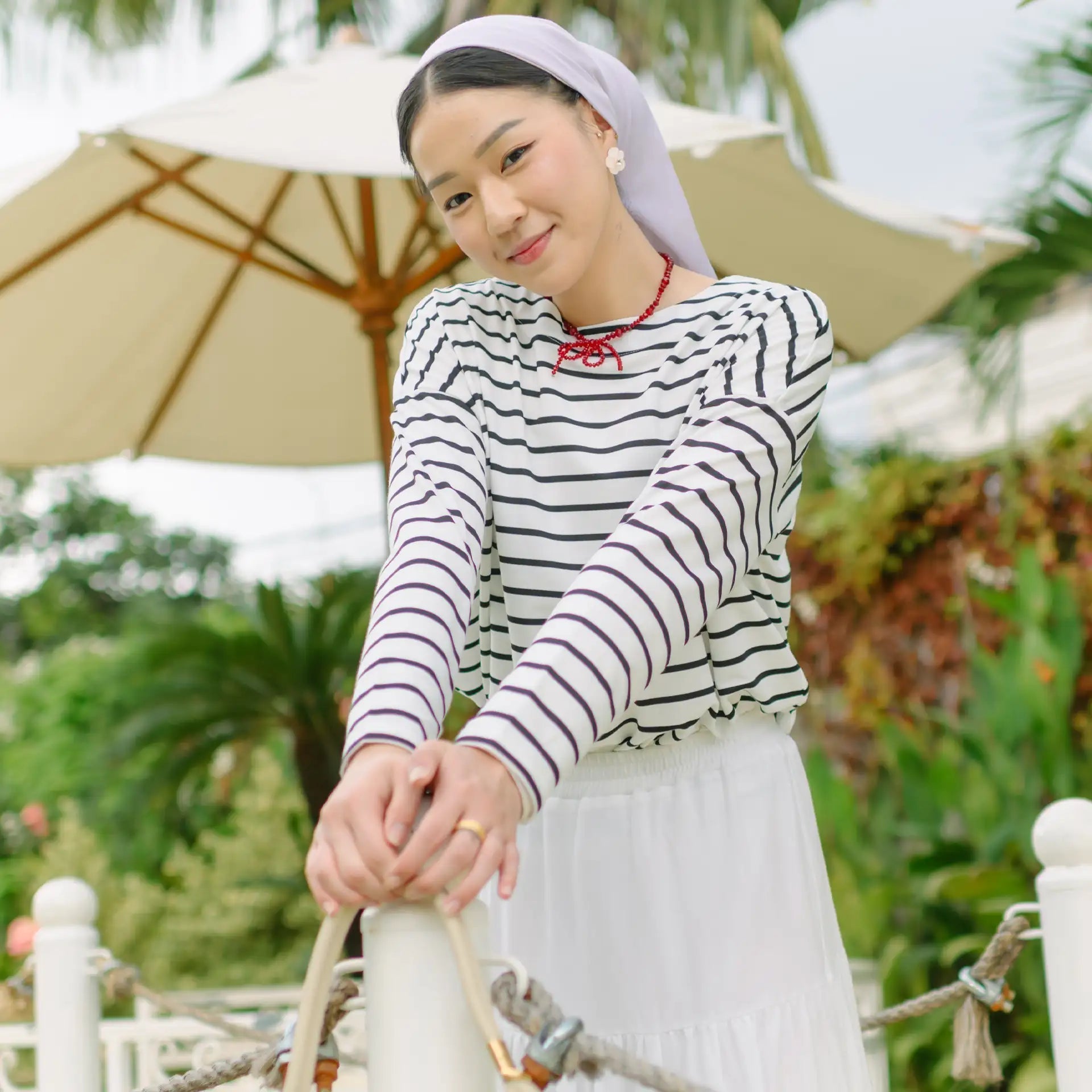 Defect Ulyani Black and White Stripe Tops | HijabChic