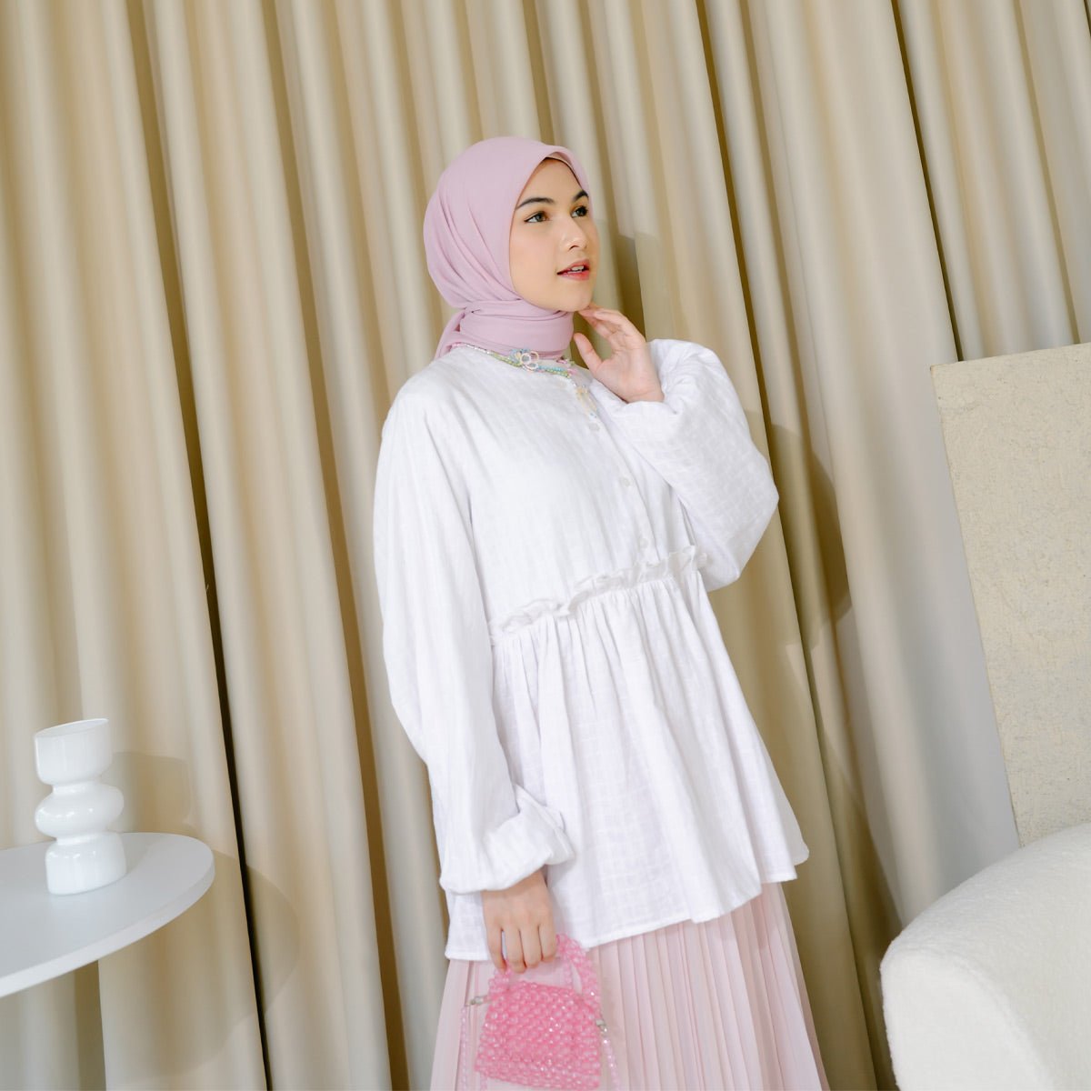 LANA BROKEN WHITE TOPS | HijabChic