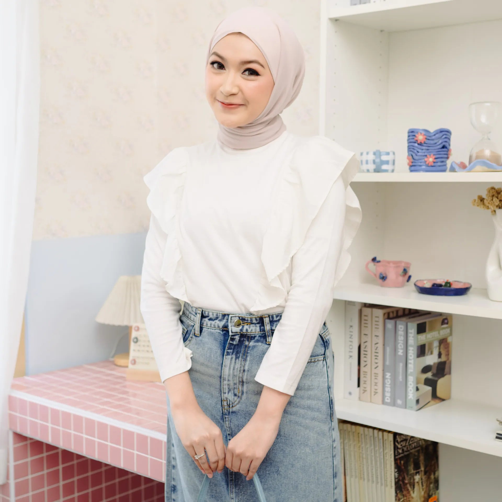 Winnie Broken White Top | HijabChic