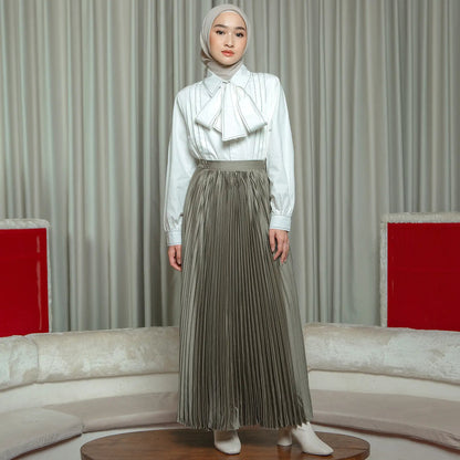 Mariana Olive Pleats Skirt (HijabChic x Kiara Leswara) | HijabChic