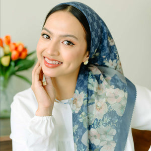 
            
                Load image into Gallery viewer, Calendula Navy Scarf | HijabChic
            
        