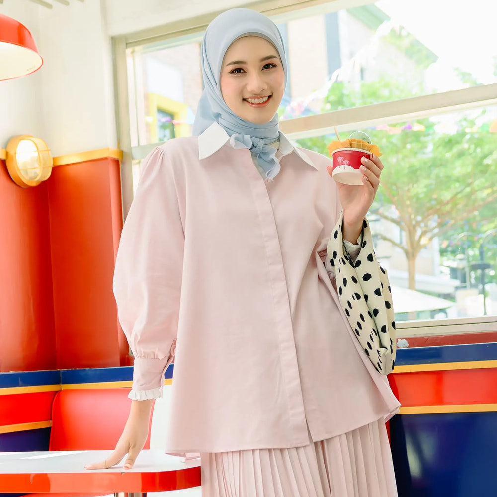 
            
                Load image into Gallery viewer, Rielle Dusty Pink Tops (HijabChic Pink X Rania) | HijabChic
            
        