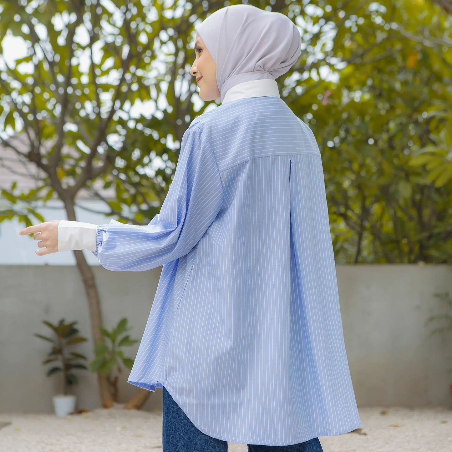 jasmine dusty blue stripe top kemeja stripe biru