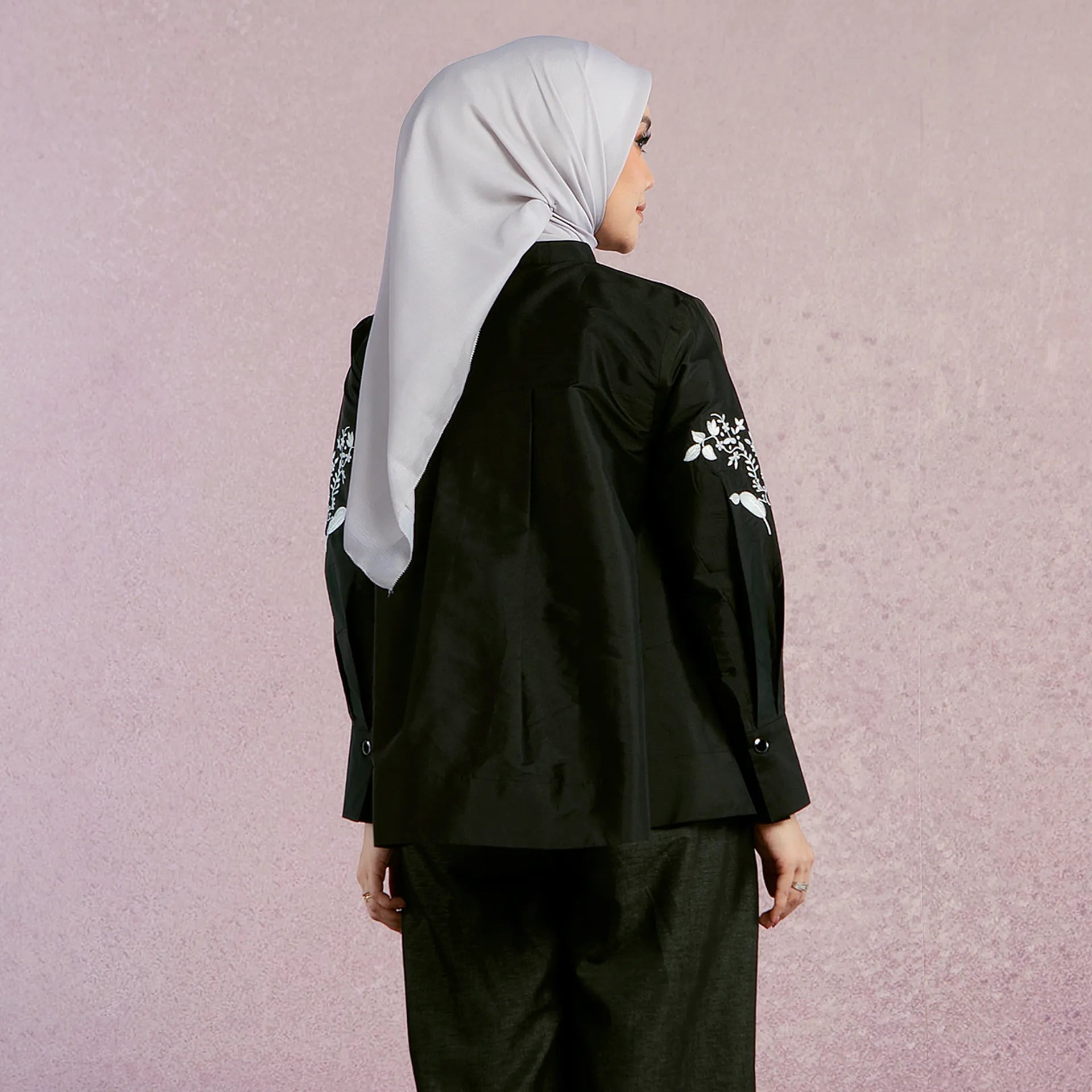 Edith Caviar Black Top | HijabChic