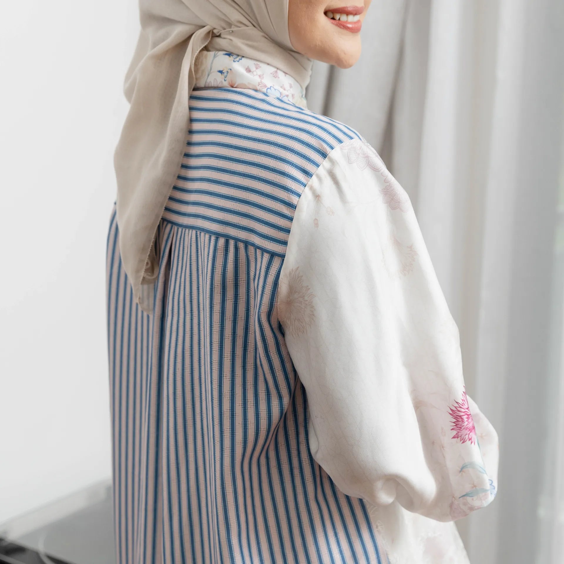 Elnaz Beige Tops (HijabChic x Tiqasya)