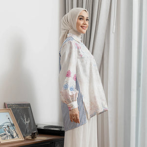 
            
                Load image into Gallery viewer, Elnaz Beige Tops (HijabChic x Tiqasya)
            
        