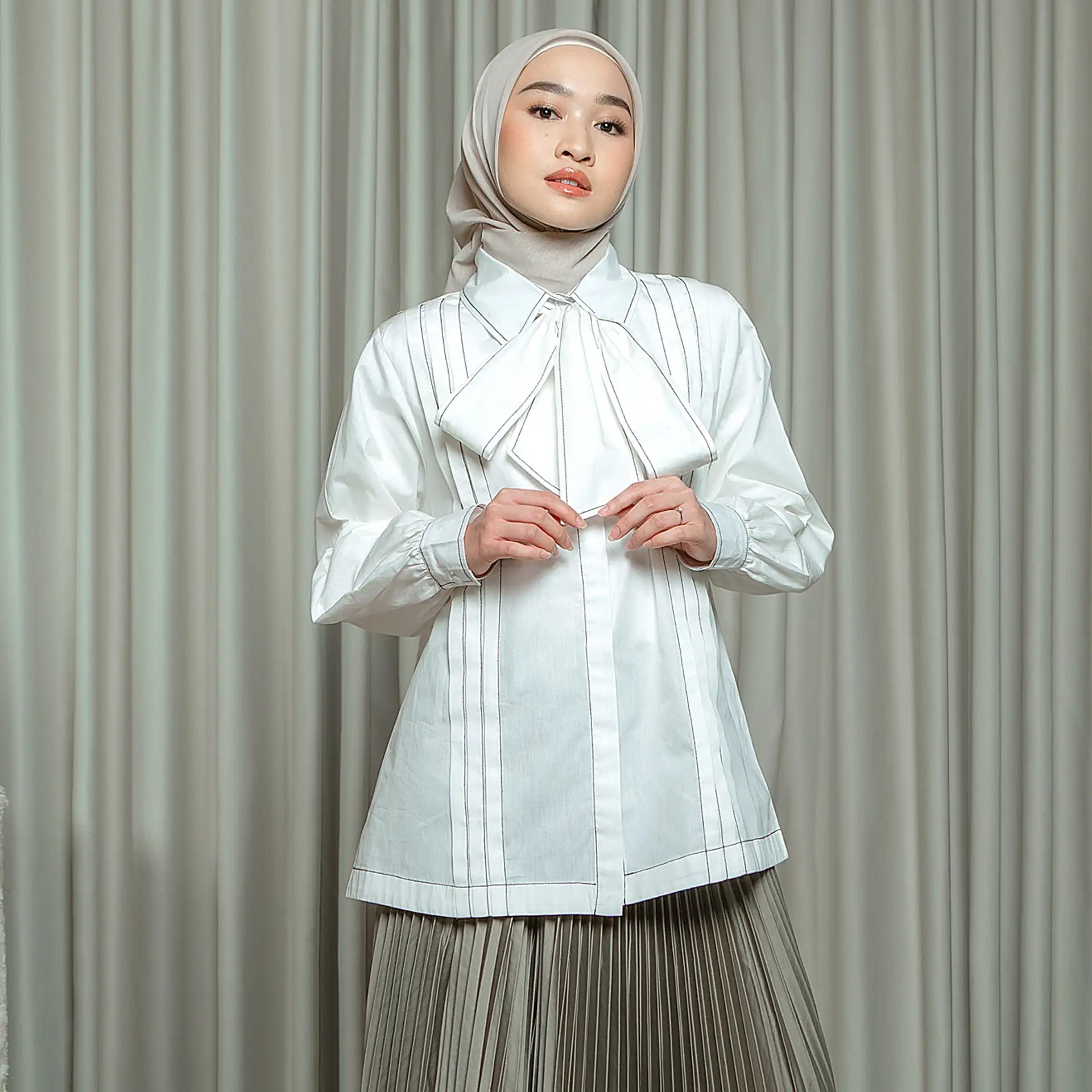 faustia broken white top hijabchic kiara leswara 2