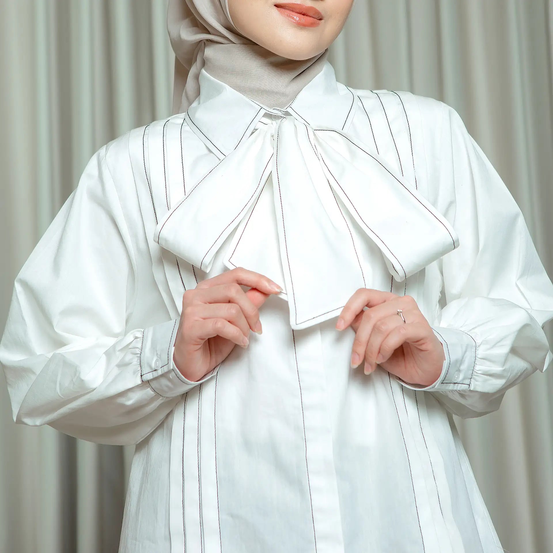 faustia broken white top hijabchic kiara leswara3