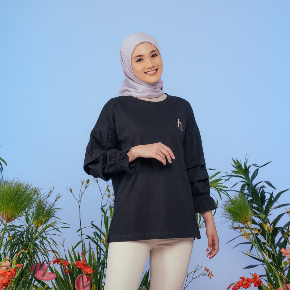 
            
                Load image into Gallery viewer, Delicia Black Tops | HijabChic
            
        