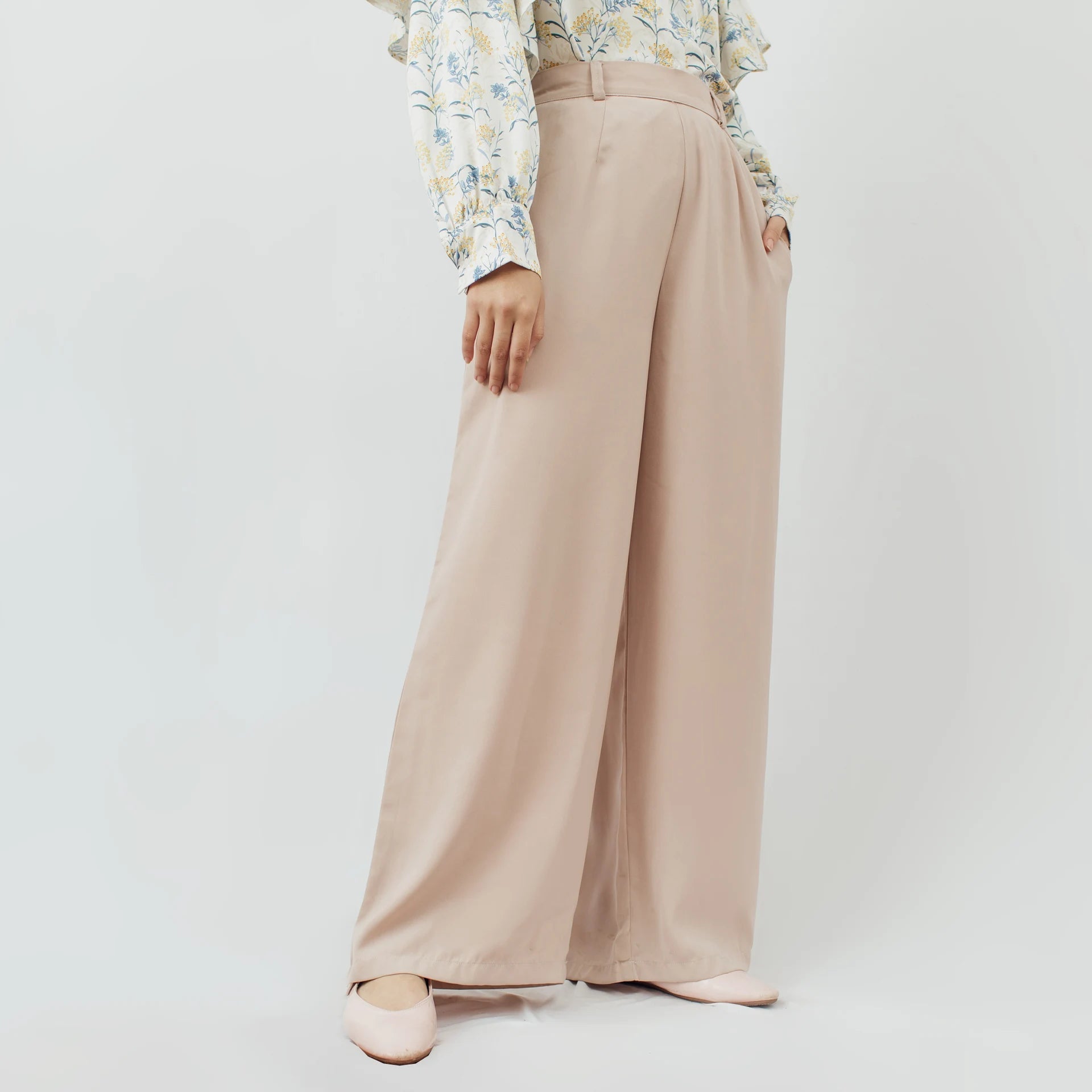 Isaura Beige Pants | HijabChic