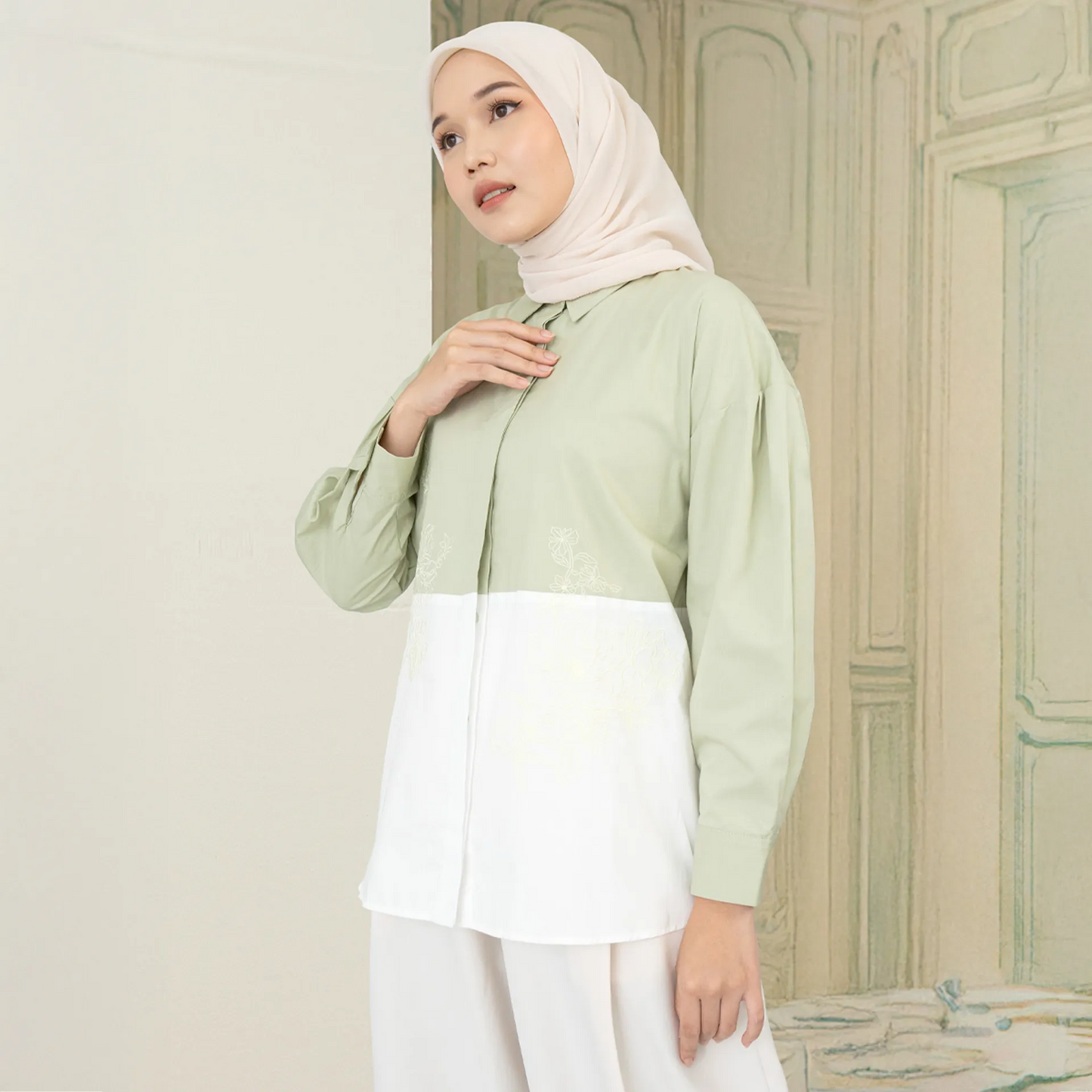 Laya Top - Kemeja Katun Bordir Two Tone Color