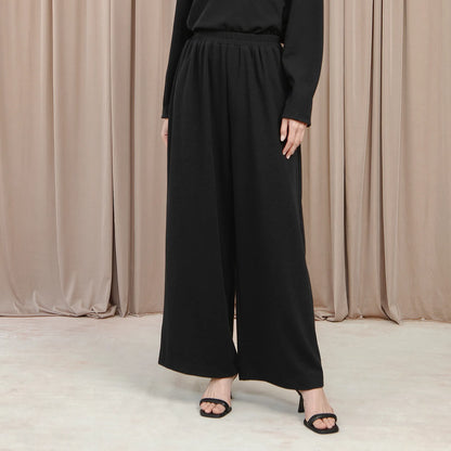 Nava Pants - Celana Knit Karet Pinggang Silluet Lurus