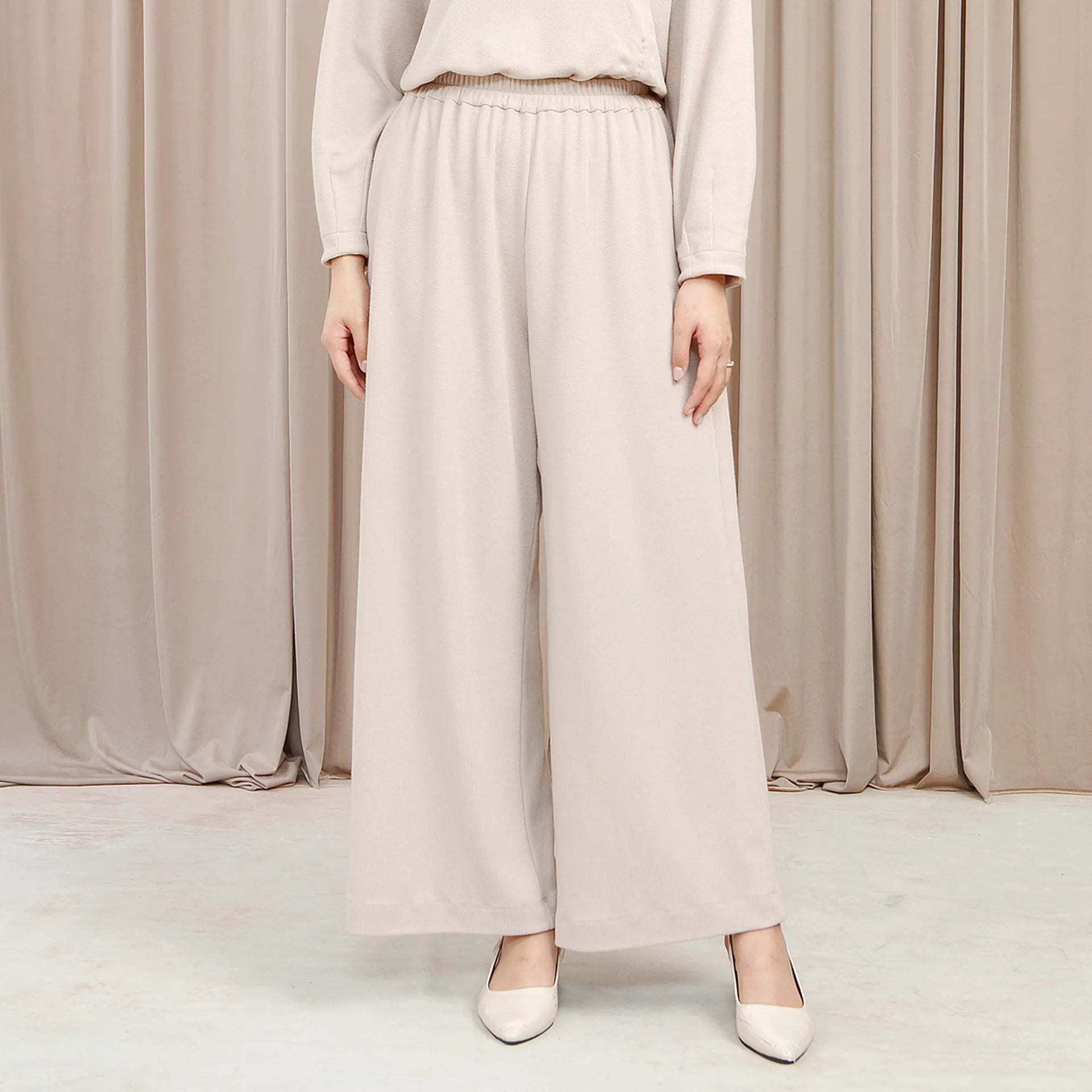 Nava Pants - Celana Knit Karet Pinggang Silluet Lurus | HijabChic