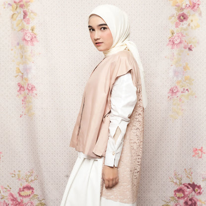 Eidlyn Nude Outer