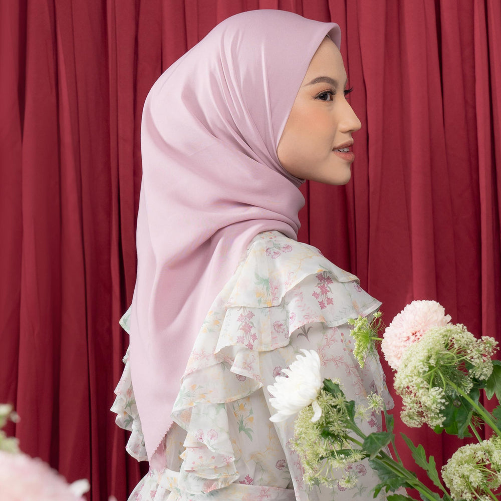 
            
                Load image into Gallery viewer, Giana Punch Scraf | HijabChic
            
        