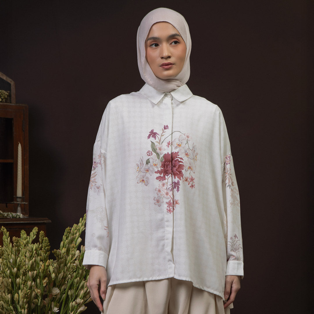 Renggani Broken White Top
