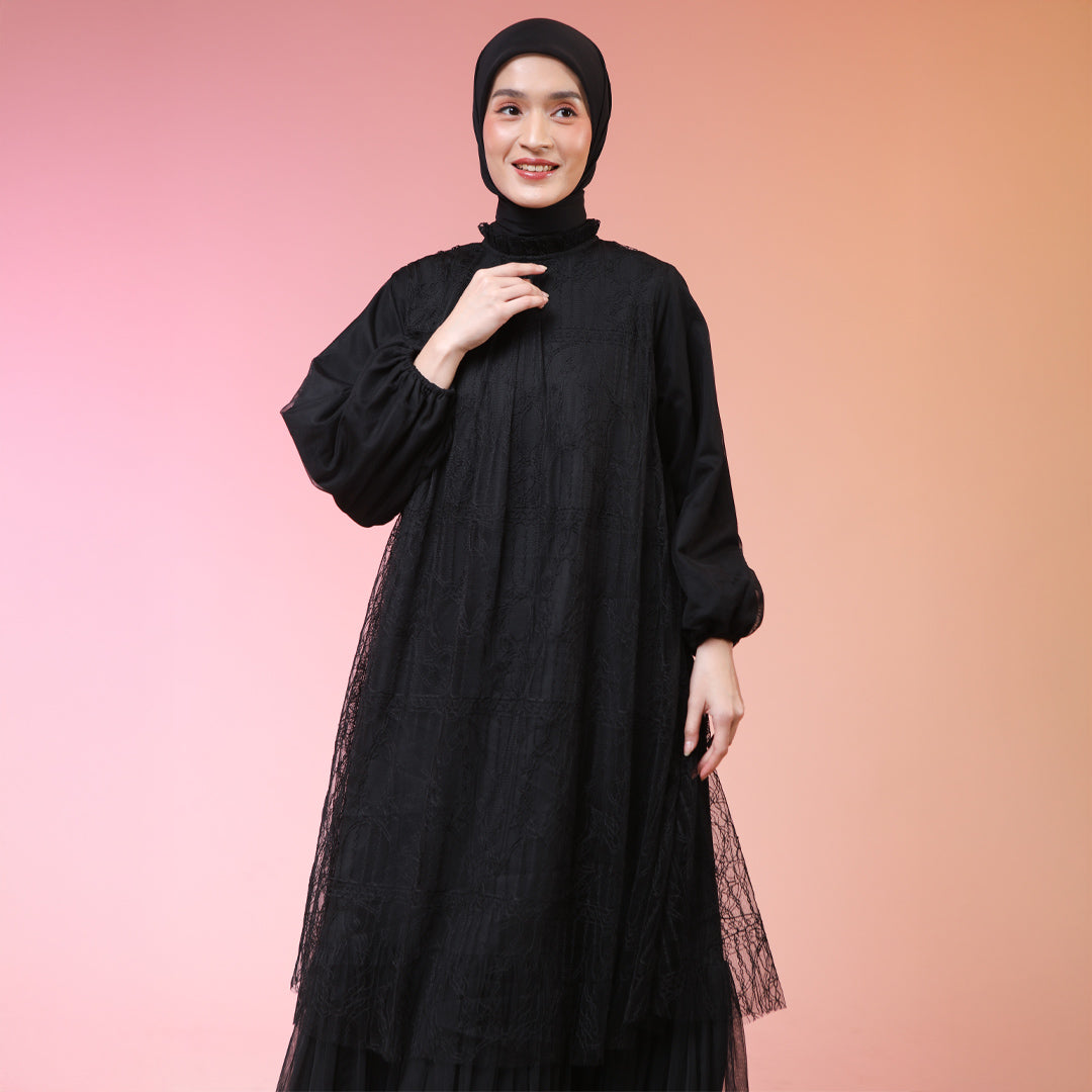 Syahira Black Dress