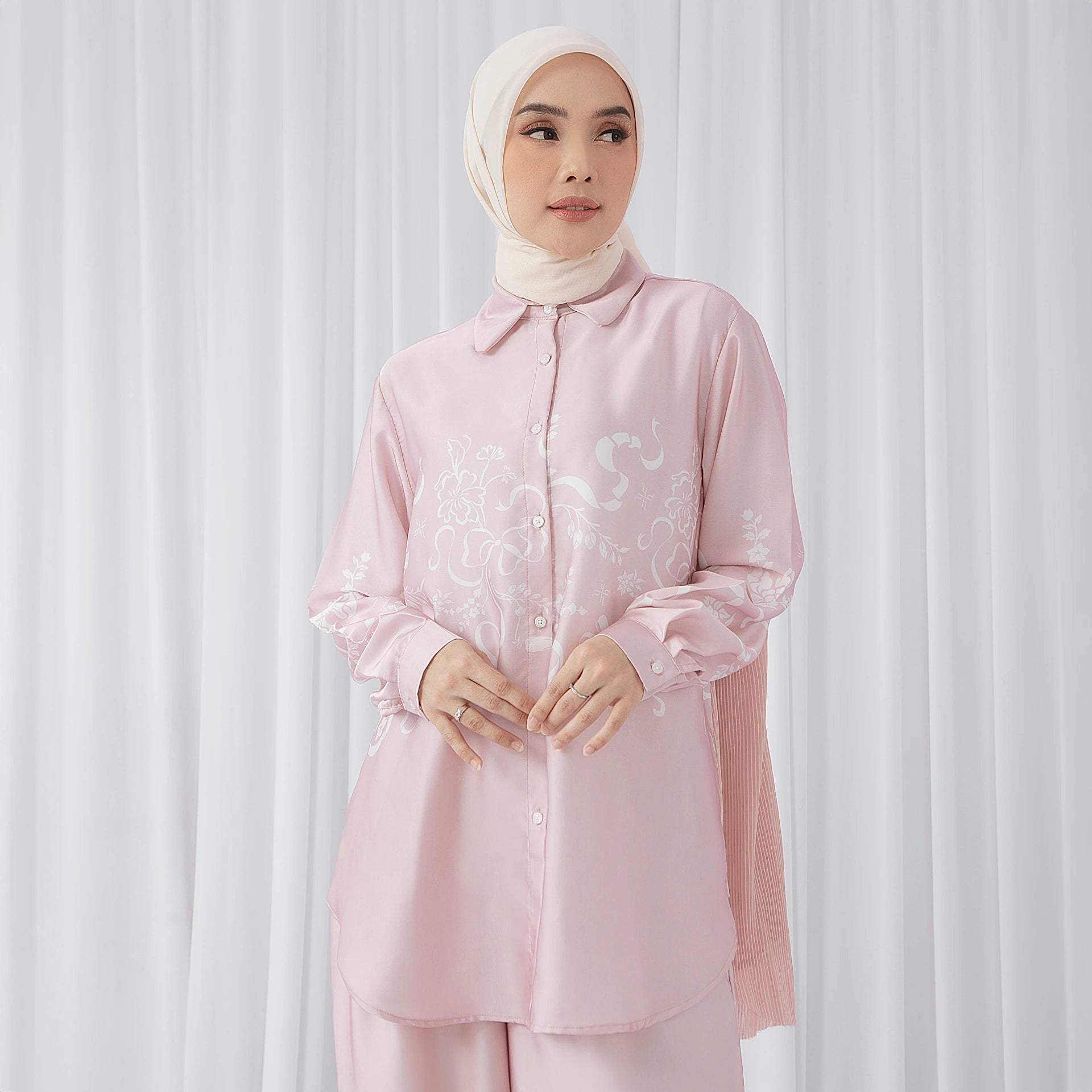 Tallyn Enchanted Pink Coquette Top hijabchic 2