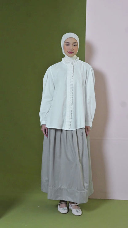 Melia Broken White - Kemeja Cotton Ruffles