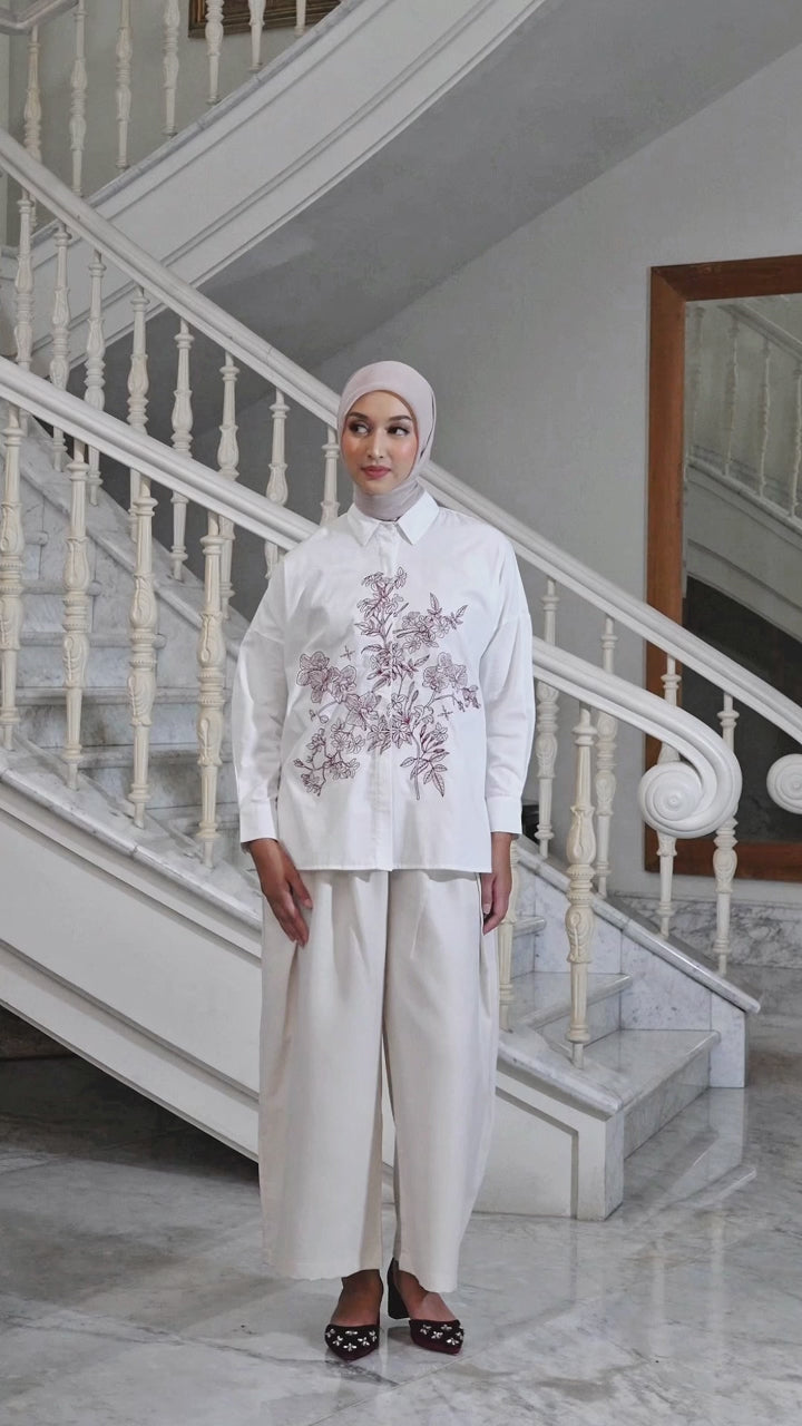 Nirmala Top - Kemeja Katun Bordir Bunga