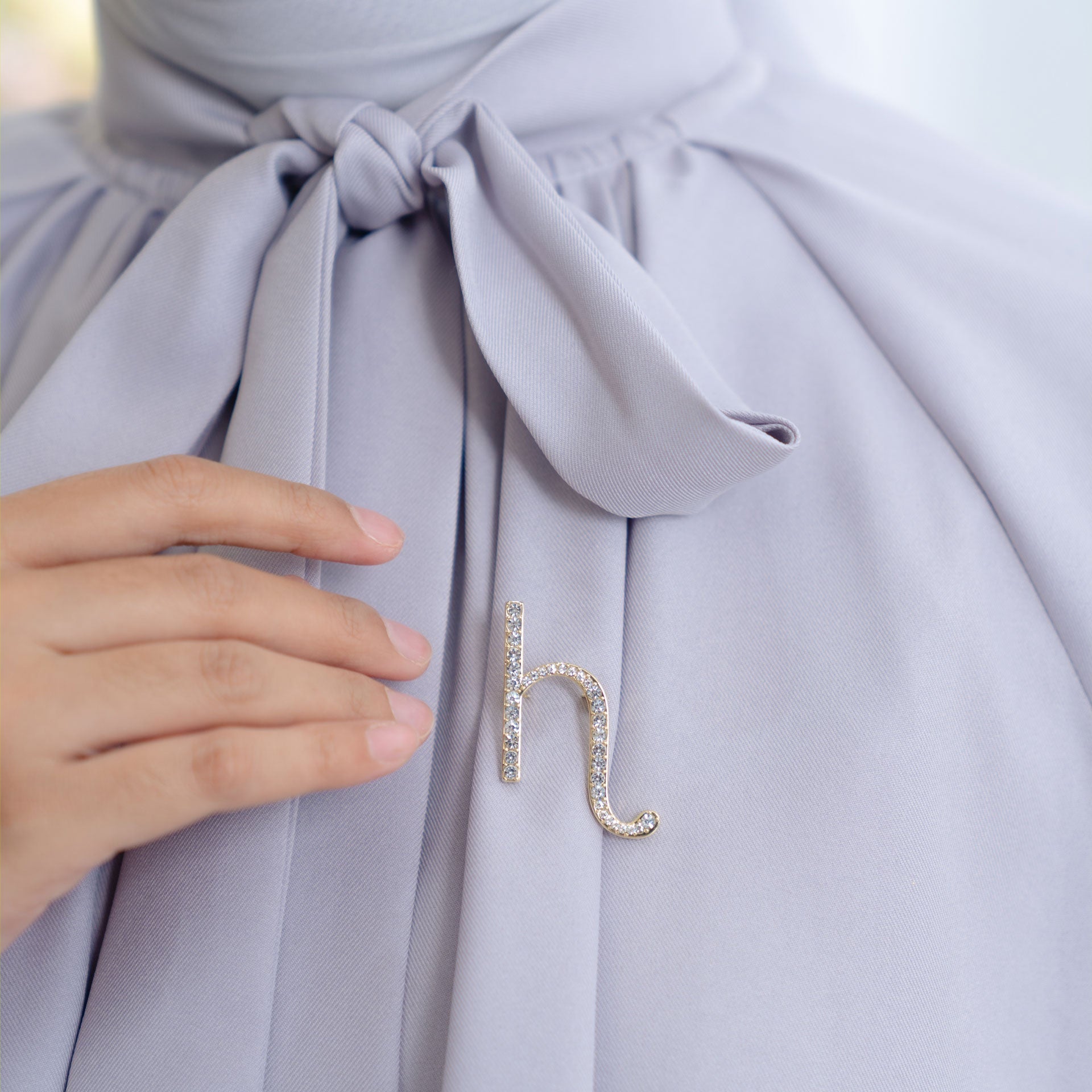 Zinfandel Brooch In Gold | HijabChic