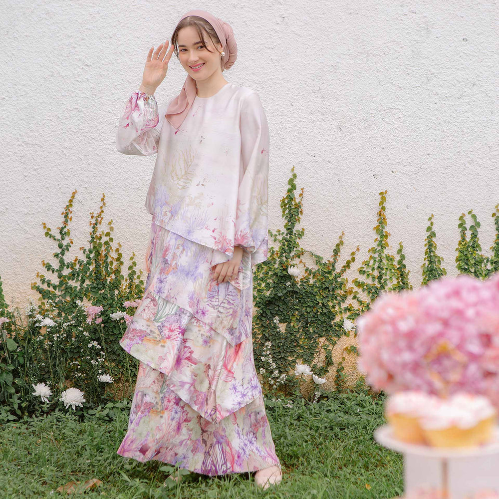
            
                Load image into Gallery viewer, Samira Multicolour Dress | HijabChic
            
        