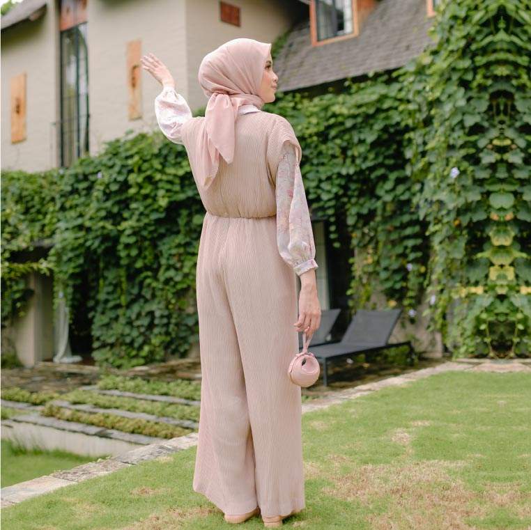 Defect Naura Nude Pink Jumpsuit | HijabChic